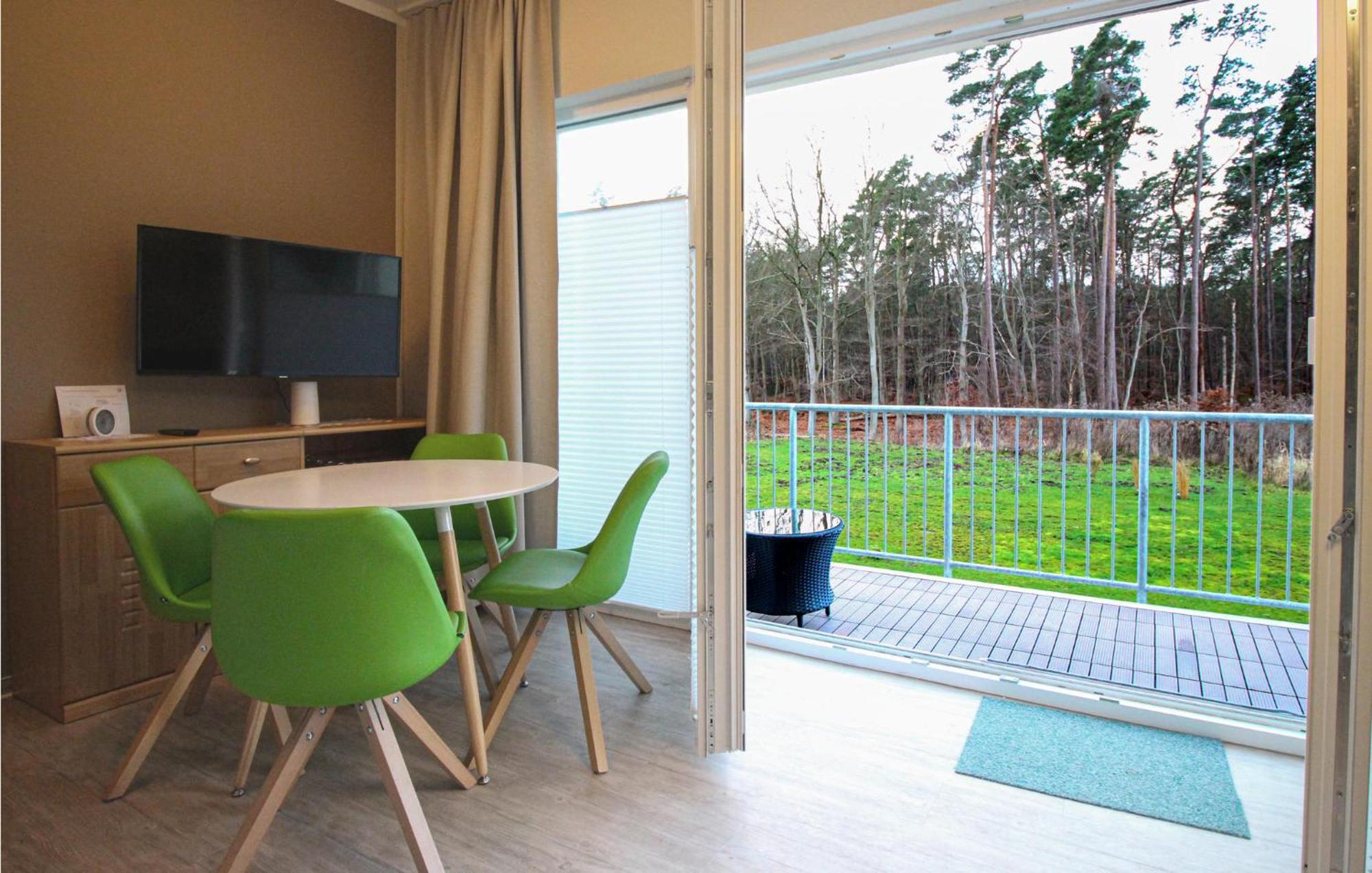Stunning Apartment In Graal-Mueritz With Kitchen Exterior photo